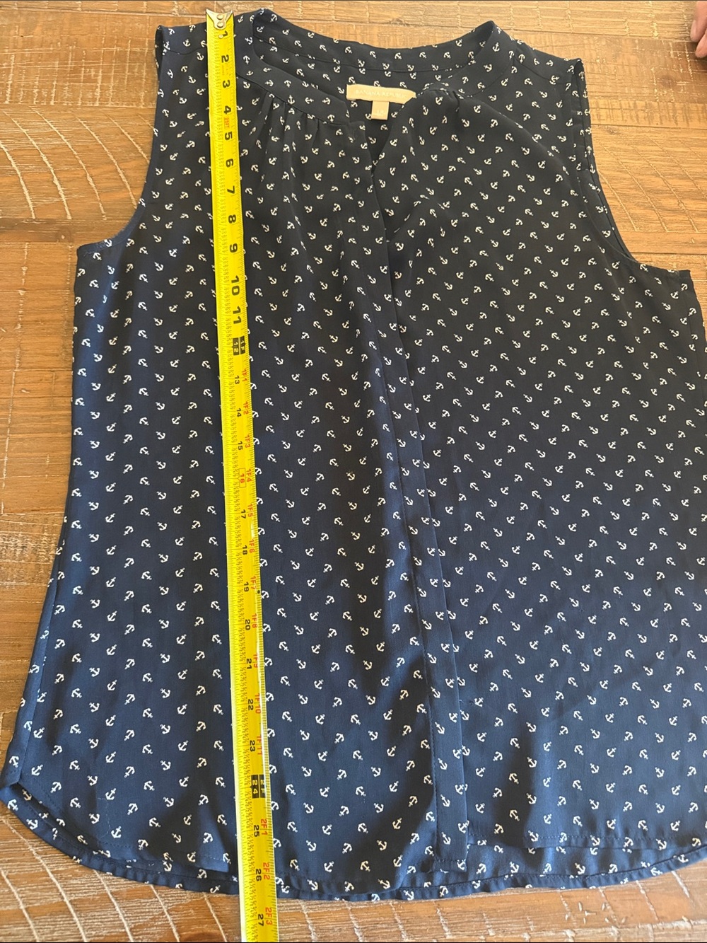 Banana Republic Size 12 Nautical anchor Blouse. - Picture 7 of 7